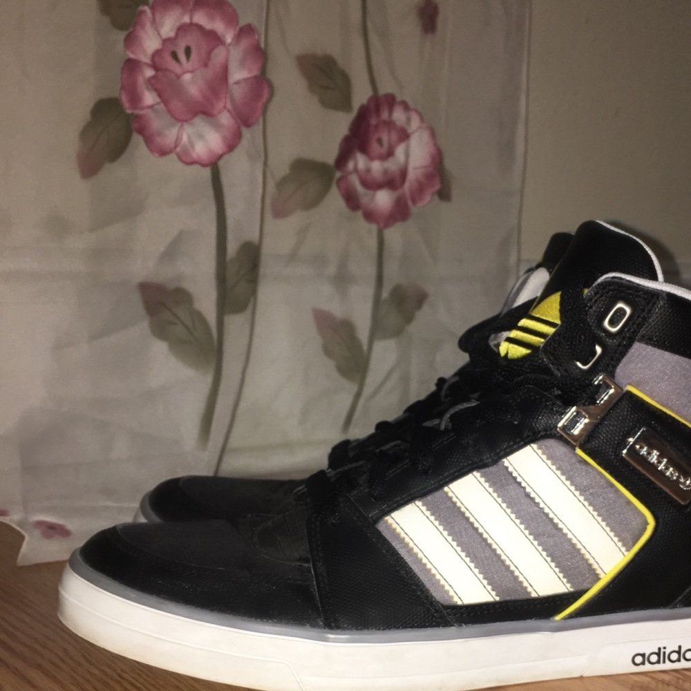 Adidas Sneakers